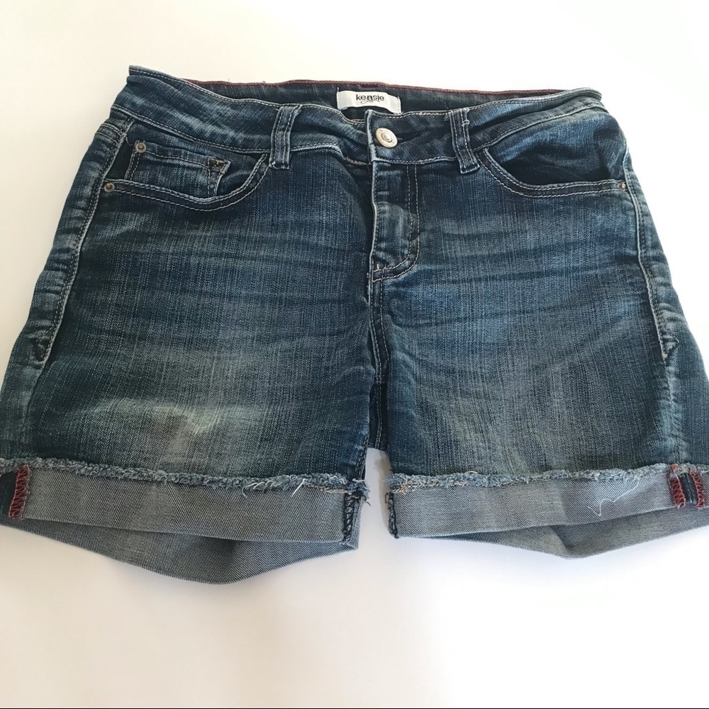 Kensy jeans shorts. Tell me something pretty size 26